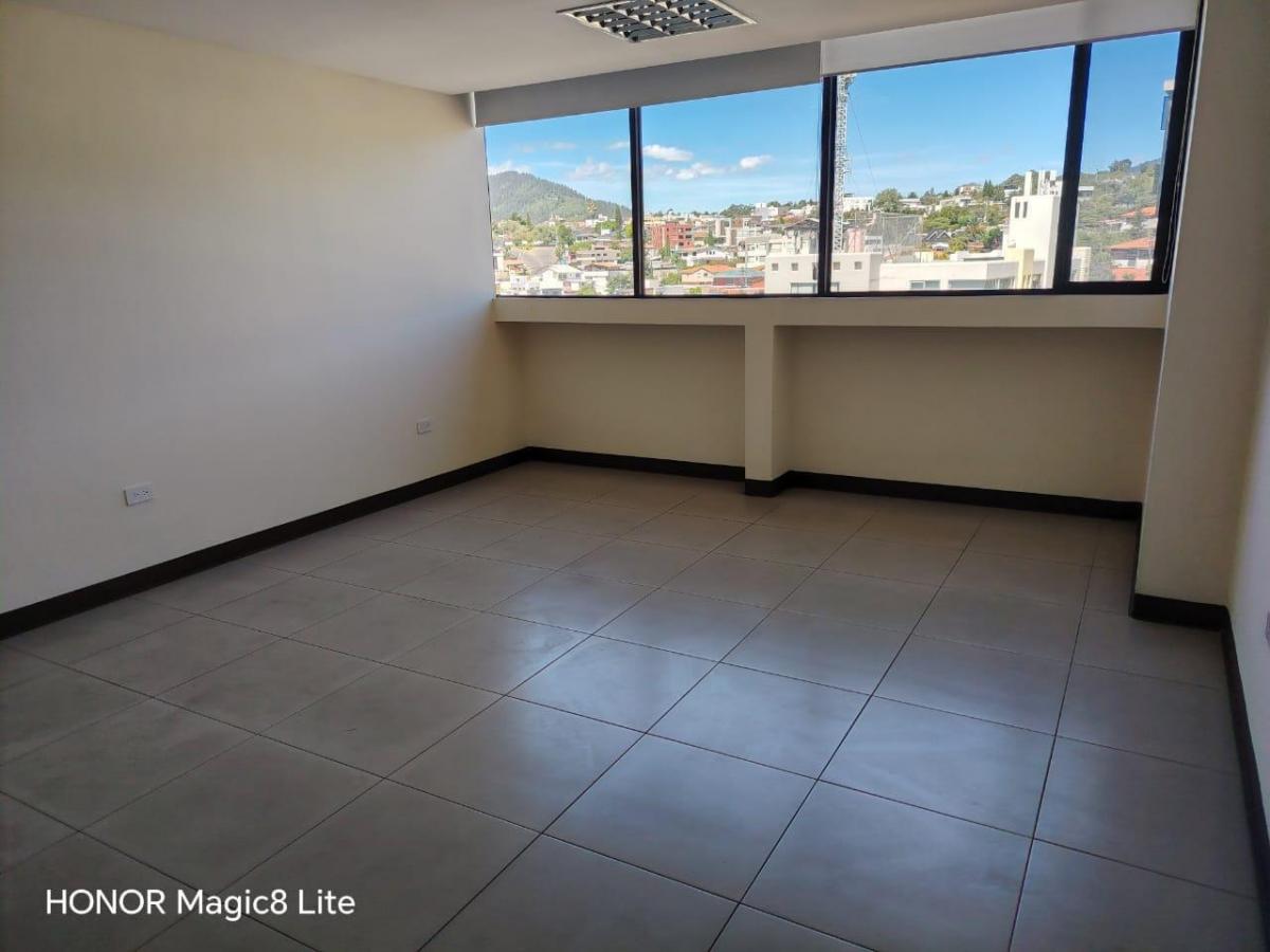 | Vendo Consultorio 43 m² | Hospital de Los Valles | — imagen 3