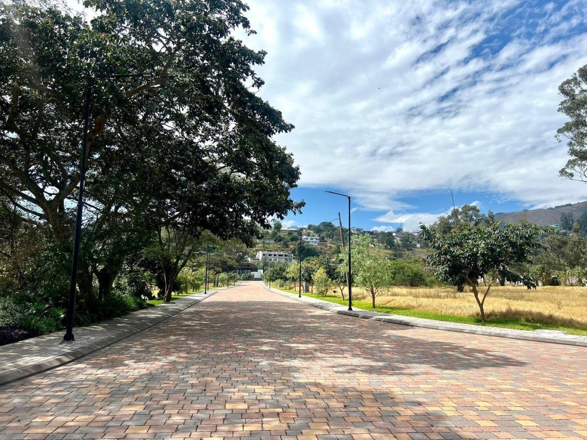 Mv - Sector Tumbaco, en Venta Terreno Unifamiliar 1007 m² en Urbanizacion Privada — imagen 4