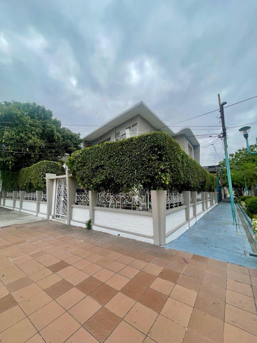 6133. Urdesa Central - Alquilo Casa Comercial, Frente Al Supermaxi 1000 m², $5000, Guayas — imagen 3