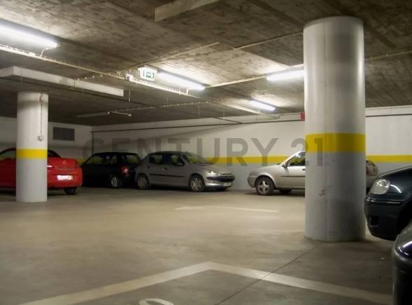Venta de Parqueo en Centro Empresarial, Edificio Las Camaras, Alee, Guayas — imagen 4