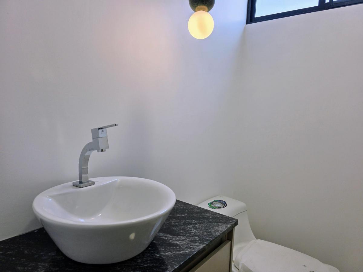 Vendo Casa, Urbanización Costa Sur de Manta, 4 Dorm. + Balcones, Manabí — imagen 4