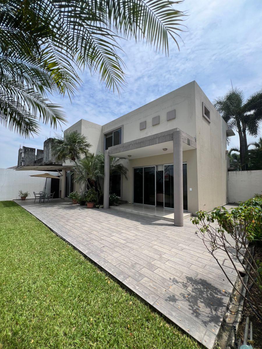 Laguna del Sol Moderna y Acogedora Casa de Oportunidad!, Guayas — imagen 3