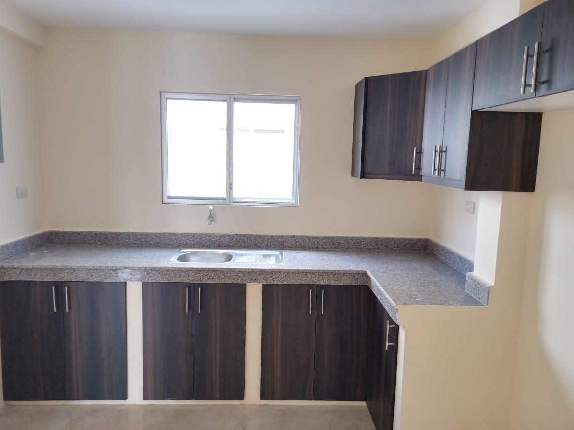 Casa Esquinera de Venta en La Urbanización Gran Vittoria, por Estrenar. Guayas — imagen 5