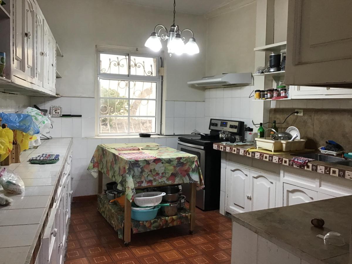 Centro Histórico, Se Vende Casa con Jardin — imagen 4