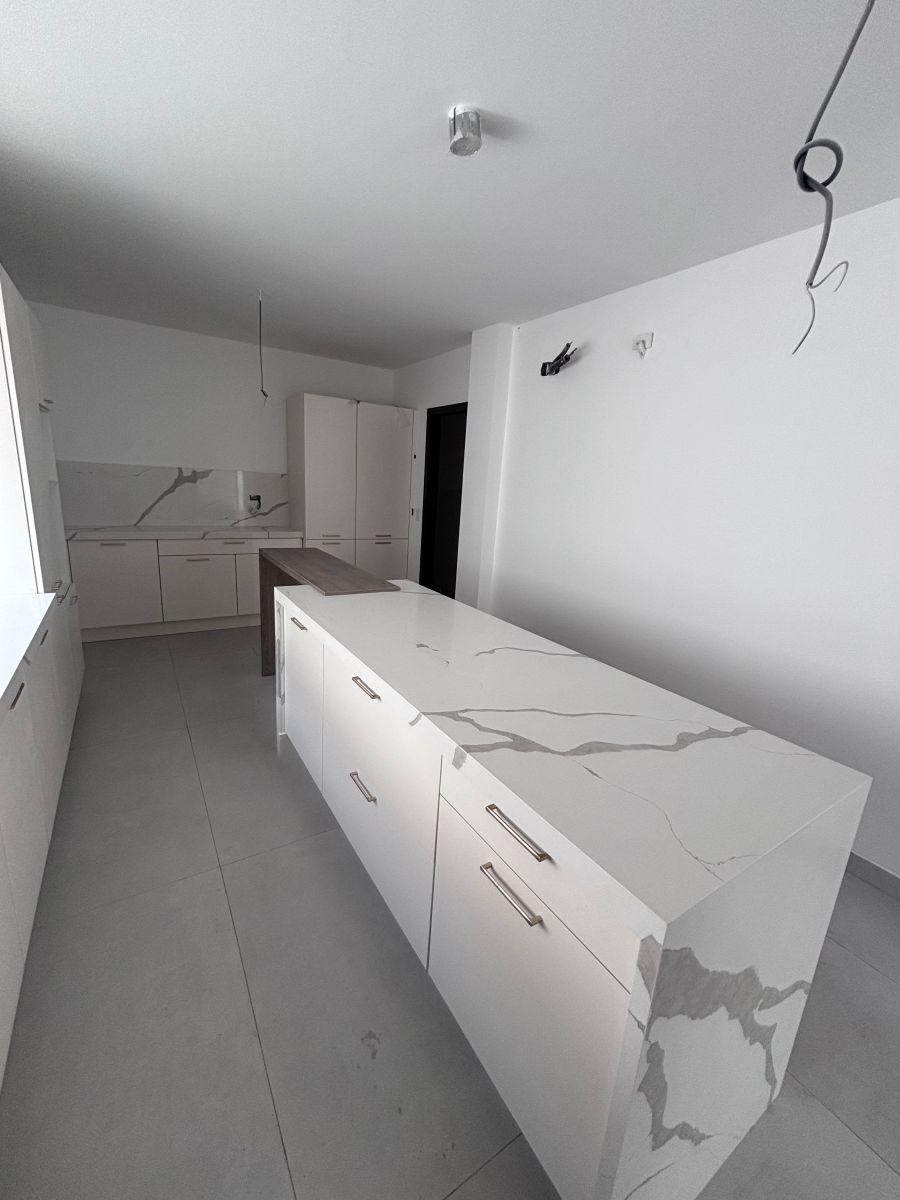 De Estreno en Venta - Casa en Los Primeros Km de Samborondón, Guayas — imagen 4