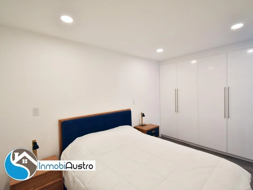 Av Primero de Mayo, Venta de Departamento Amoblado, Azuay — imagen 5