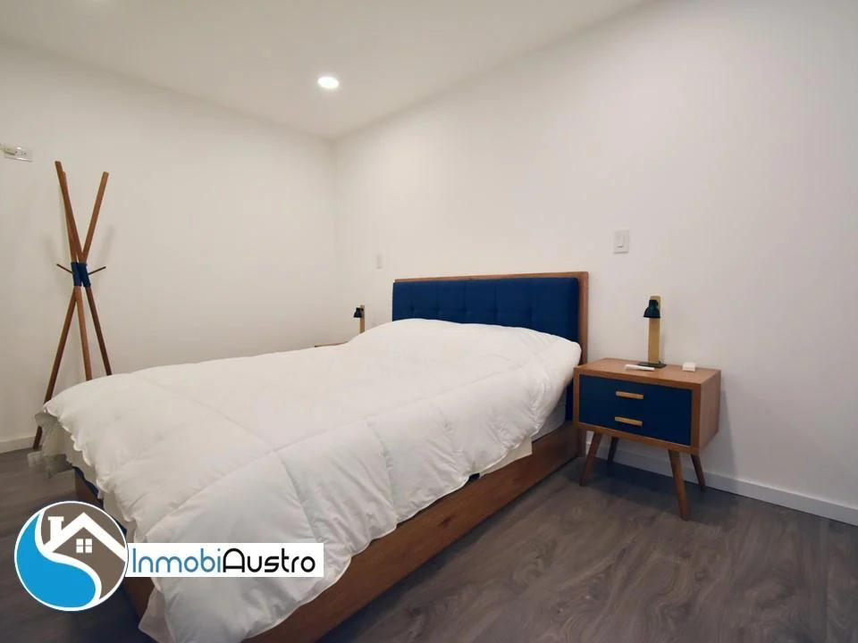 Av Primero de Mayo, Venta de Departamento Amoblado, Azuay — imagen 4