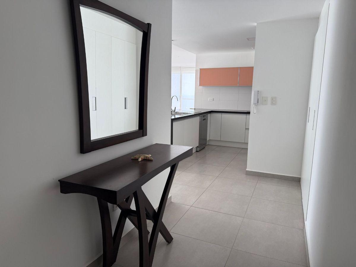 Amplio Departamento en Venta Frente Al Mar en Manta, Manabí — imagen 5