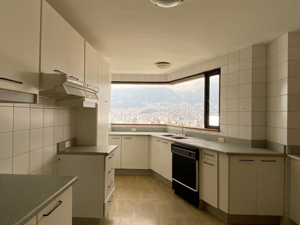 Vendo Departamento, Sector Gonzáles Suarez, 240 m, 300.000 Dólares — imagen 5