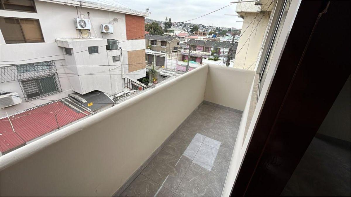 Departamento de 102 m² con 2 Dorm. en Venta en Urdesa Jhoa, Guayas — imagen 5