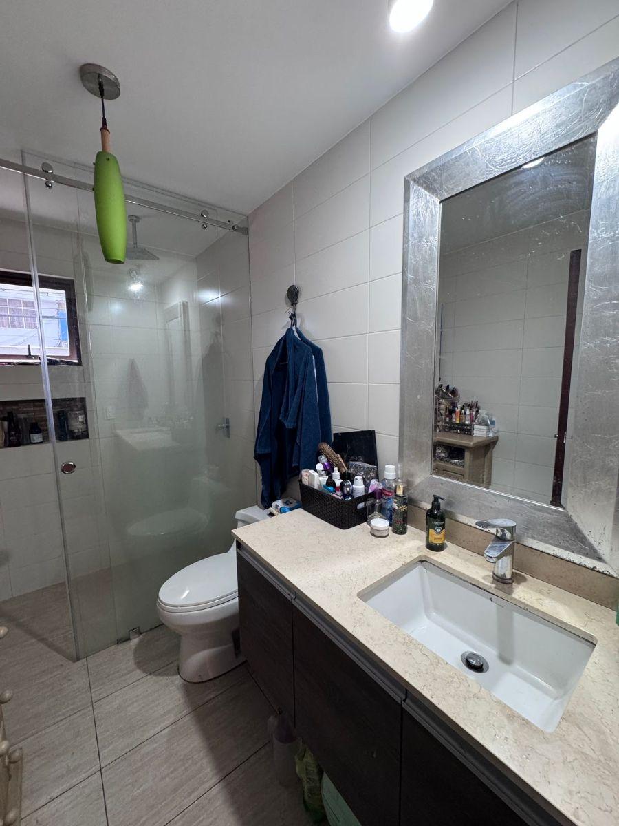 Vendo Departamento en La Mejor Zona de Cumbaya Dept 2 Dorm. 140 m Más 100 m de Patio — imagen 4