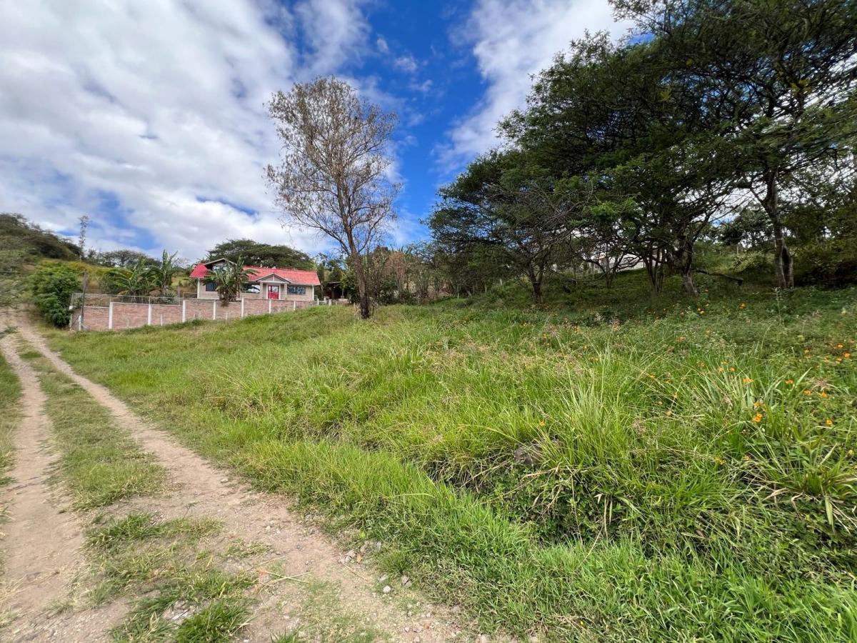 Hermosa Terreno Esquinero 1813 m² de Oportunidad en Venta - Yunguilla, Azuay — imagen 5