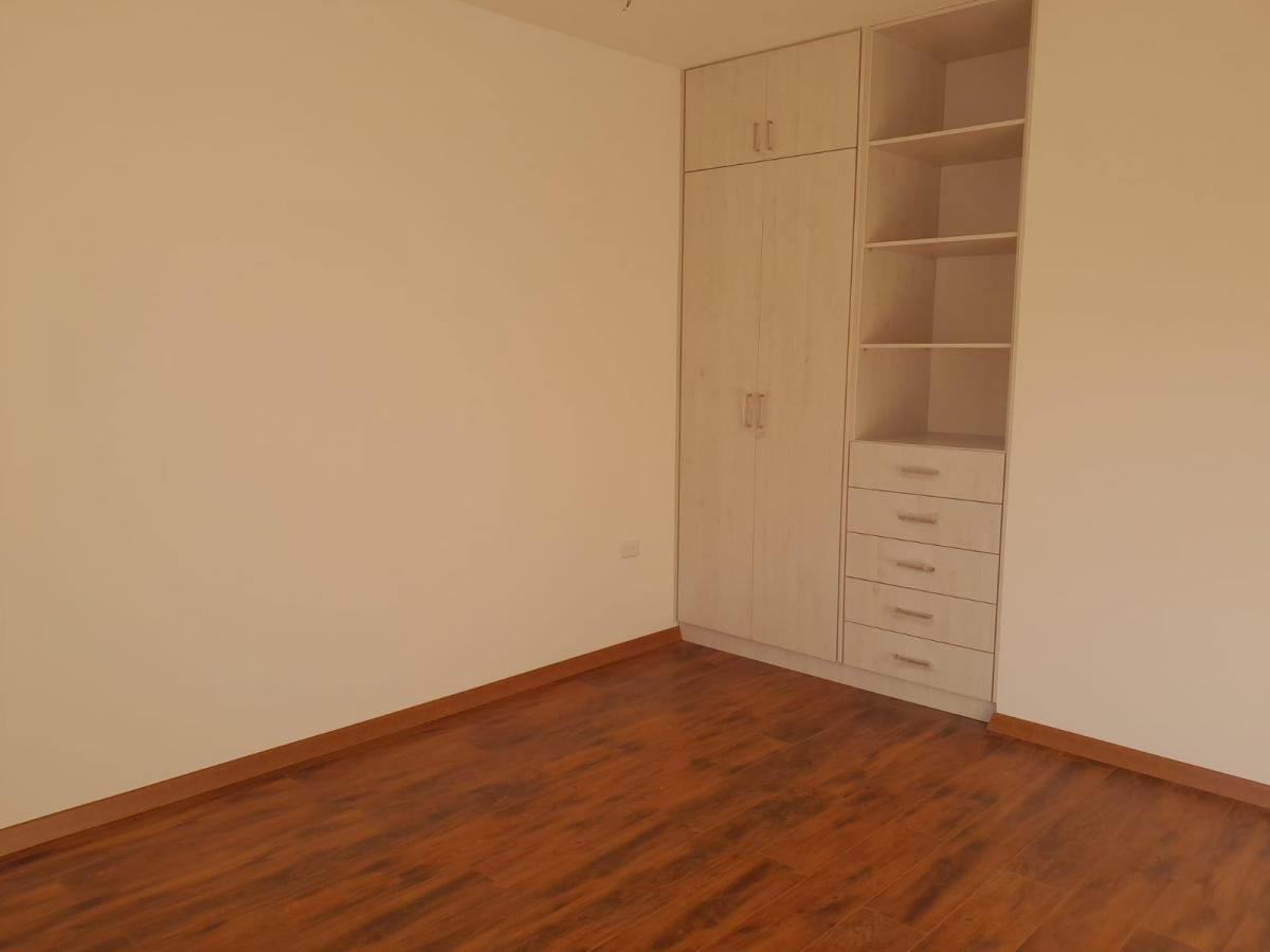 Departamento en de 2 Habitaciones de Venta en El Sector de Mirasierra — imagen 5