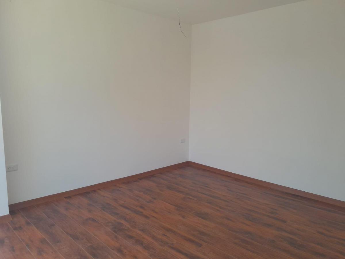 Departamento en de 2 Habitaciones de Venta en El Sector de Mirasierra — imagen 3