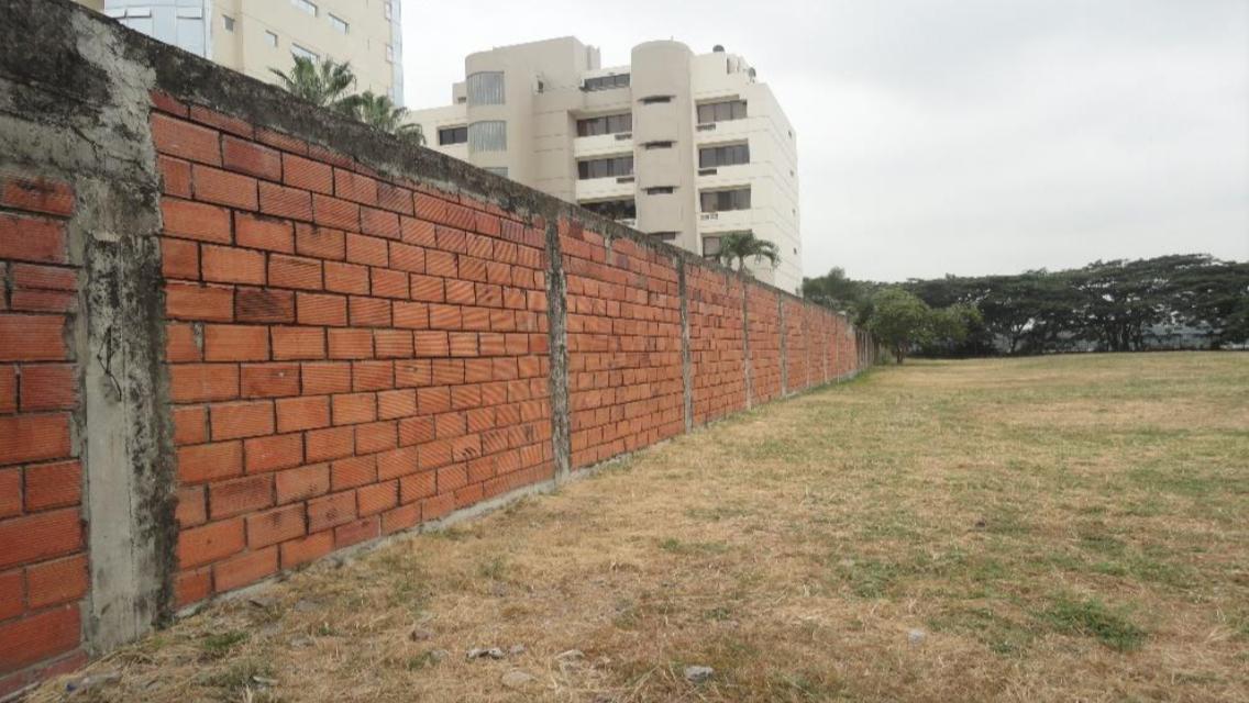 Vendo Terreno Para Edificio Frente Al Río Daule Samborondon, Guayas — imagen 4
