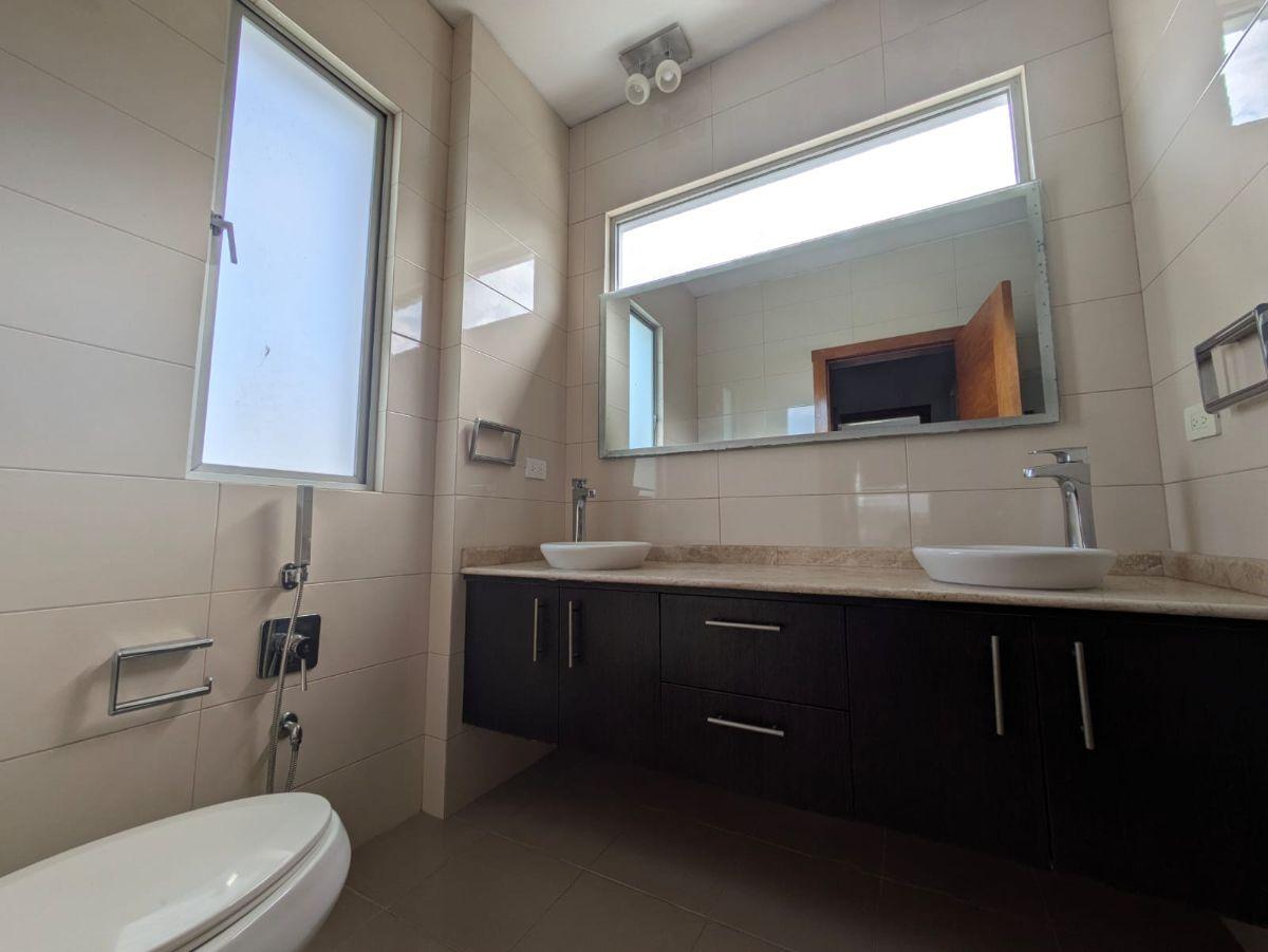 Hermosa Casa de Venta en San Patricio — imagen 4