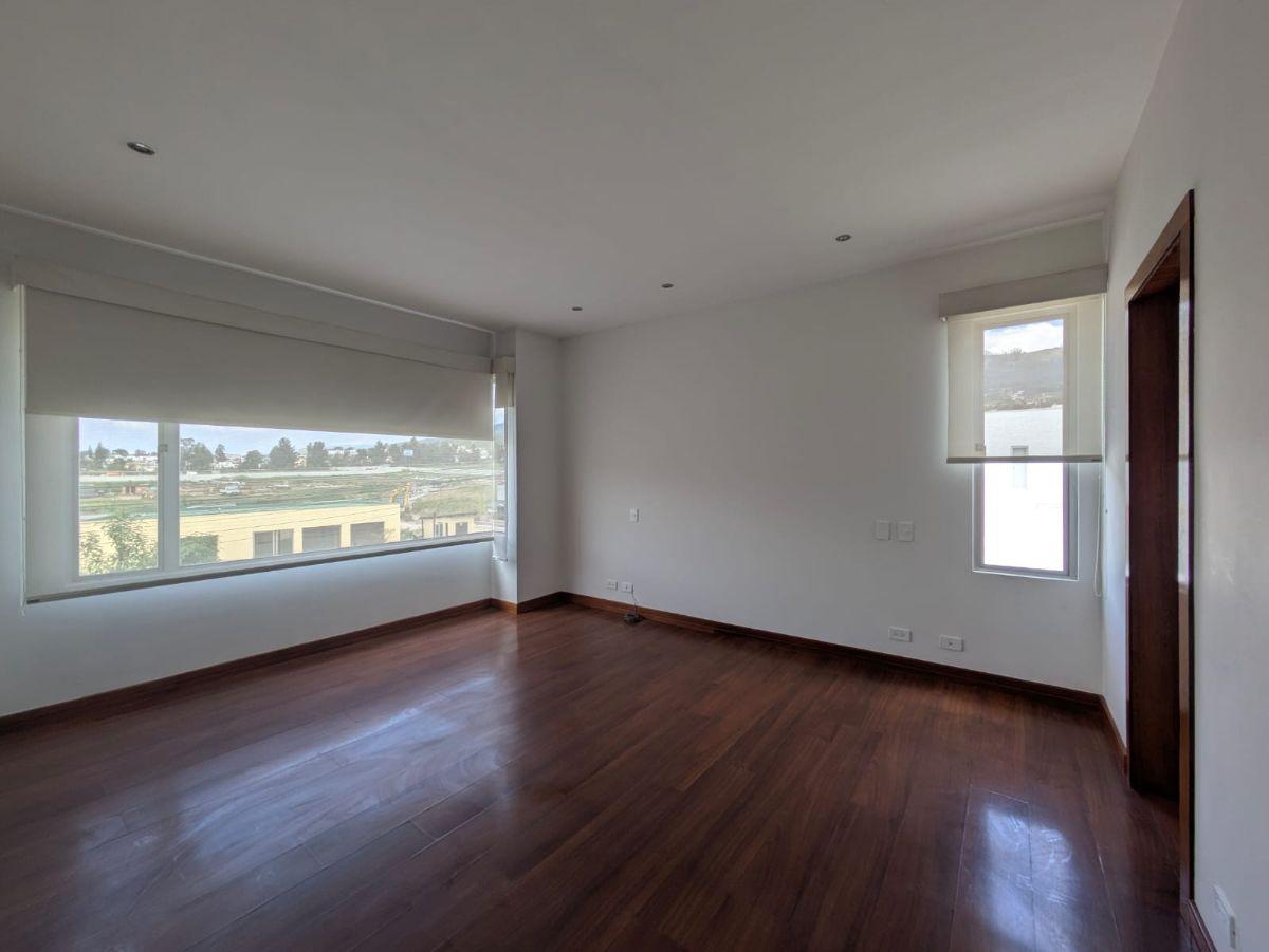 Hermosa Casa de Venta en San Patricio — imagen 3