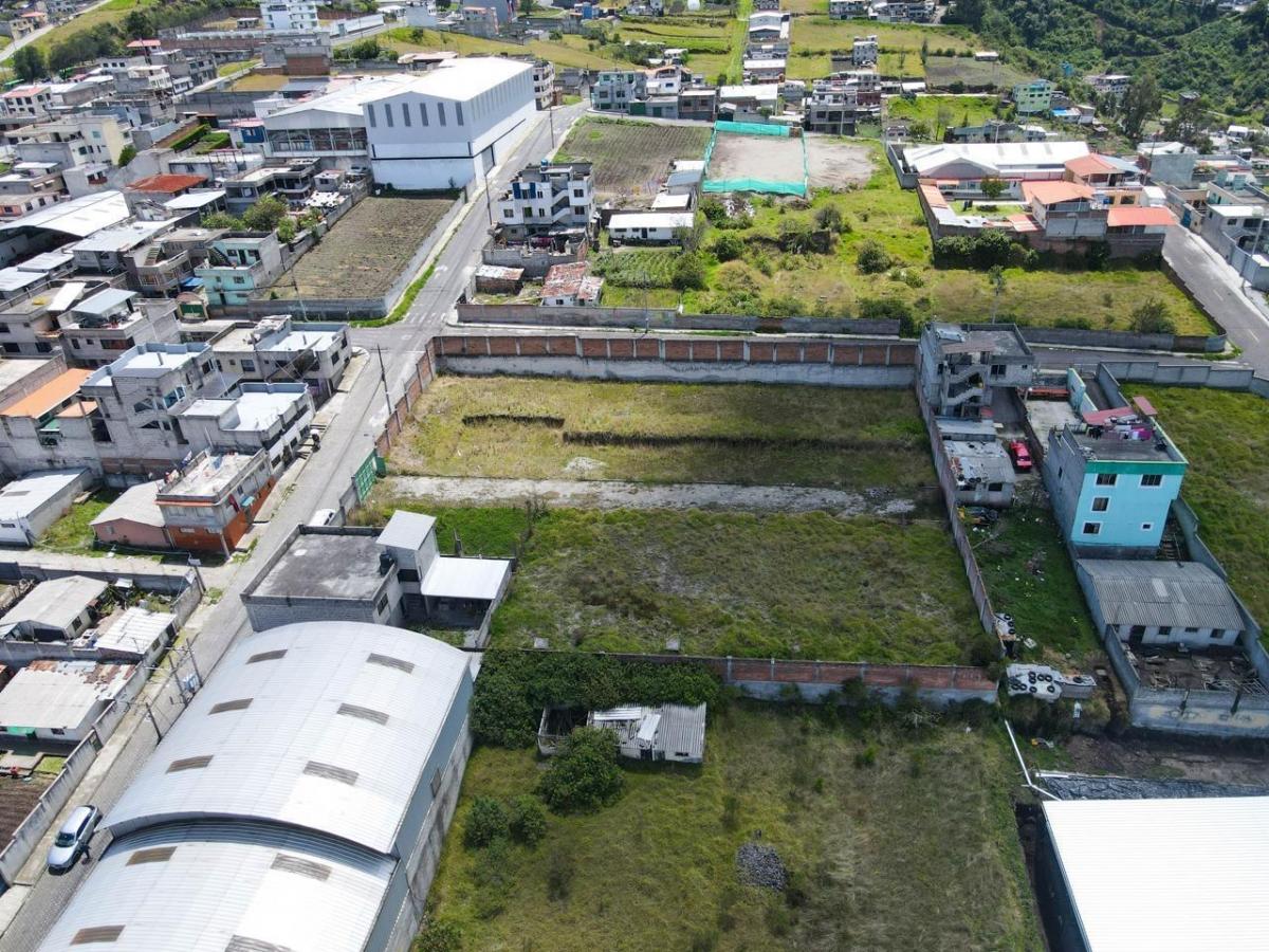 Espacio, Ubicación y Proyección: Terreno Único a Pasos de La Av Simón Bolívar — imagen 5
