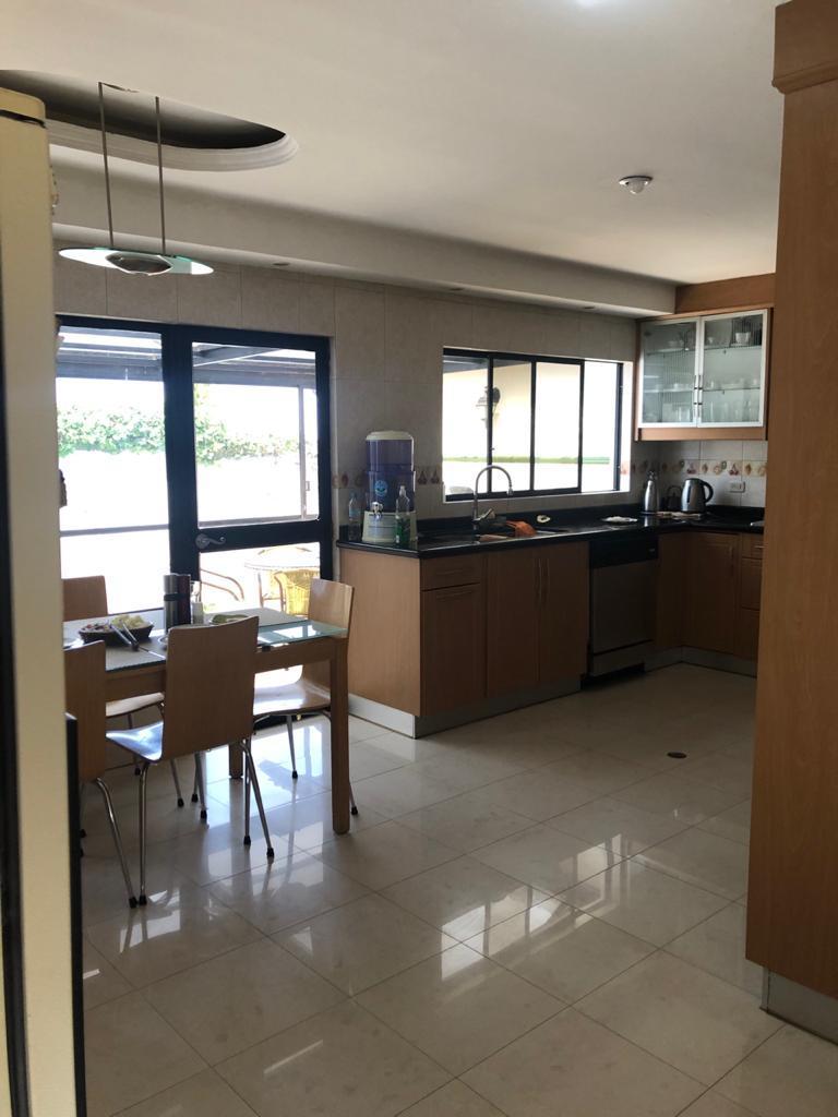 Amplia Propiedad con Terreno de 2000 m² - 700 m² de Construccion — imagen 5