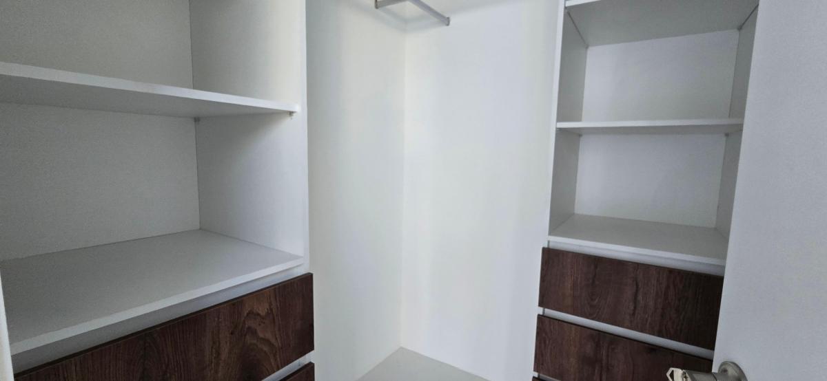 Vendo Moderna Casa en Urbanización Privada La Costa Samborondón, Guayas — imagen 4