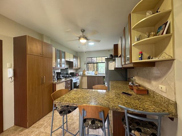 Urbanizacion Lago de Capeira, Casa en Venta, Guayas — imagen 4
