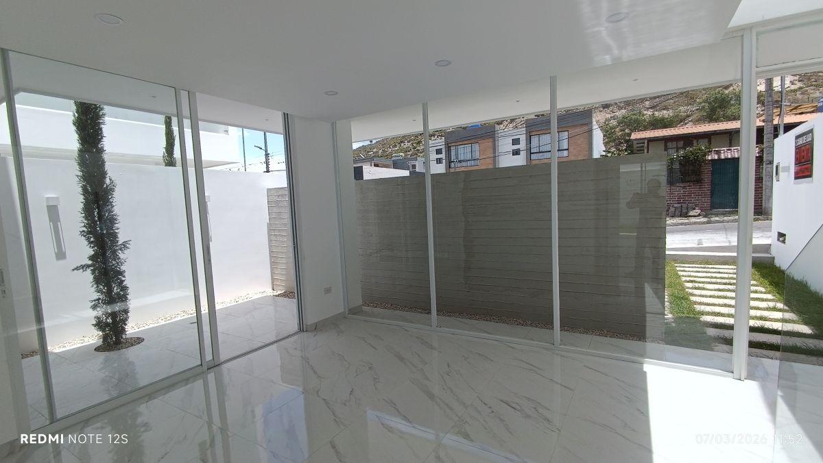 Casa en Venta en La Urbanización Ldu. Diseño Minimalista y Elegancia — imagen 5