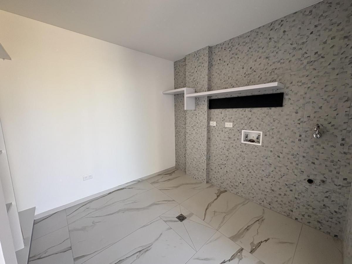 Venta Casa Dentro de Urbanización en Santa Rosa Nayon — imagen 5