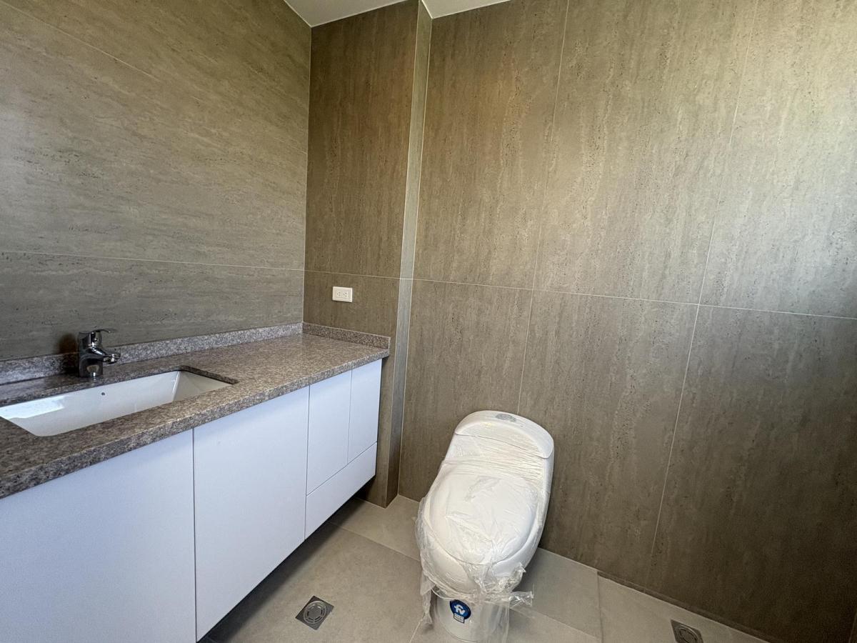 Venta Casa Dentro de Urbanización en Santa Rosa Nayon — imagen 3