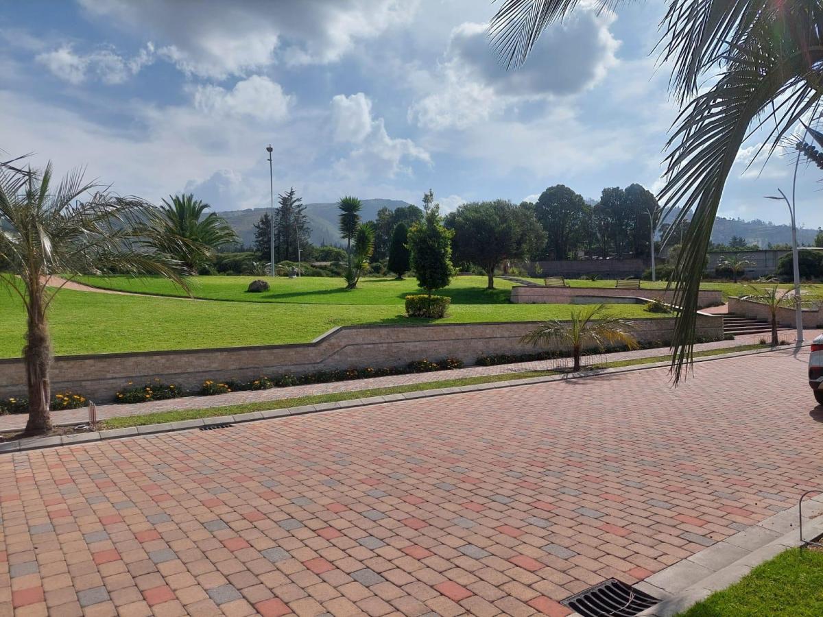 Terreno de 1052 m² en Venta, Tumbaco con Vista Al Parque — imagen 5