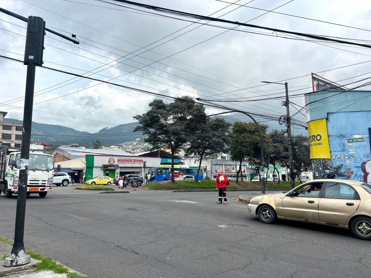 Mv - Sector Pintado, Av Mariscal Sucre en Venta Terreno Comercial 690,83 m² — imagen 4