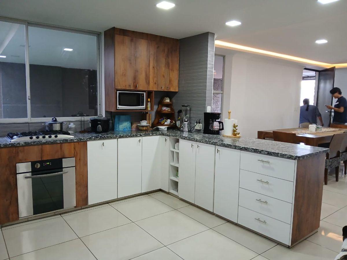 Vendo Hermosa Casa en La Eloy Alfaro — imagen 4