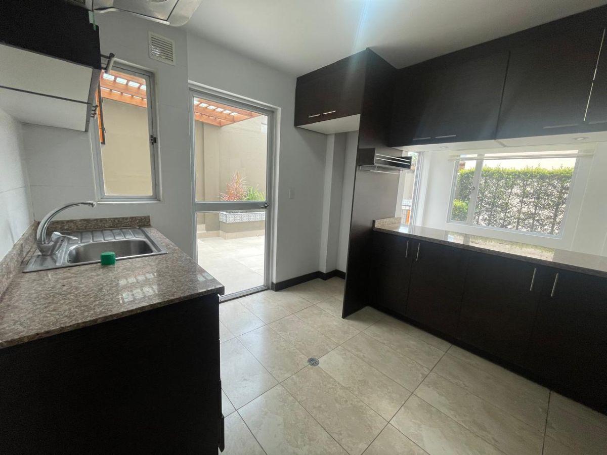 Casa de Venta Tumbaco, La Morita, Conjunto Privado, Moderna, Patio Bbq Interior — imagen 5