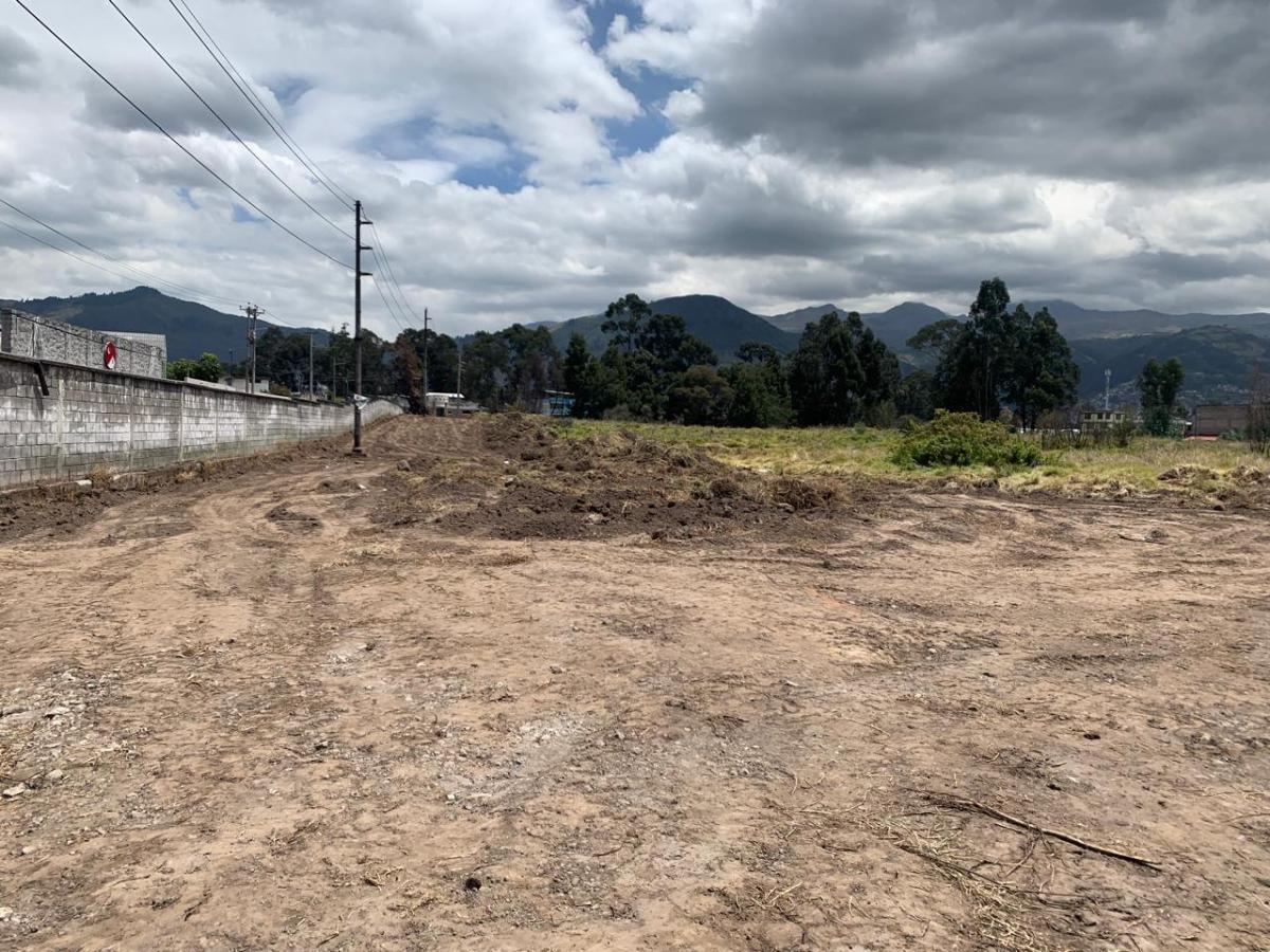Terreno de 2 Hectáreas en El Zona Industrial del Sur de Quito en Venta — imagen 5