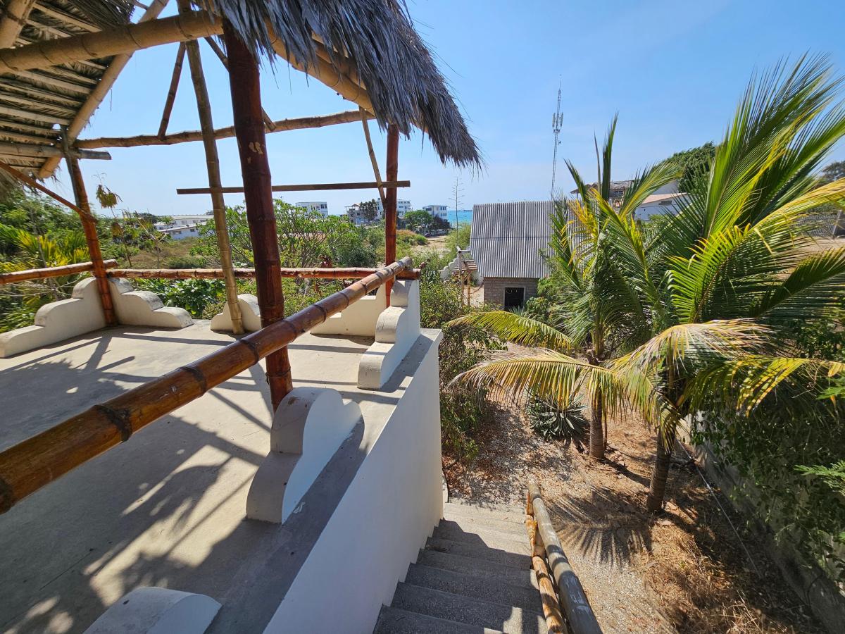 Vendo Casa con Vista Al Mar y Amplio Terreno en Brisa de Ballenita — imagen 5