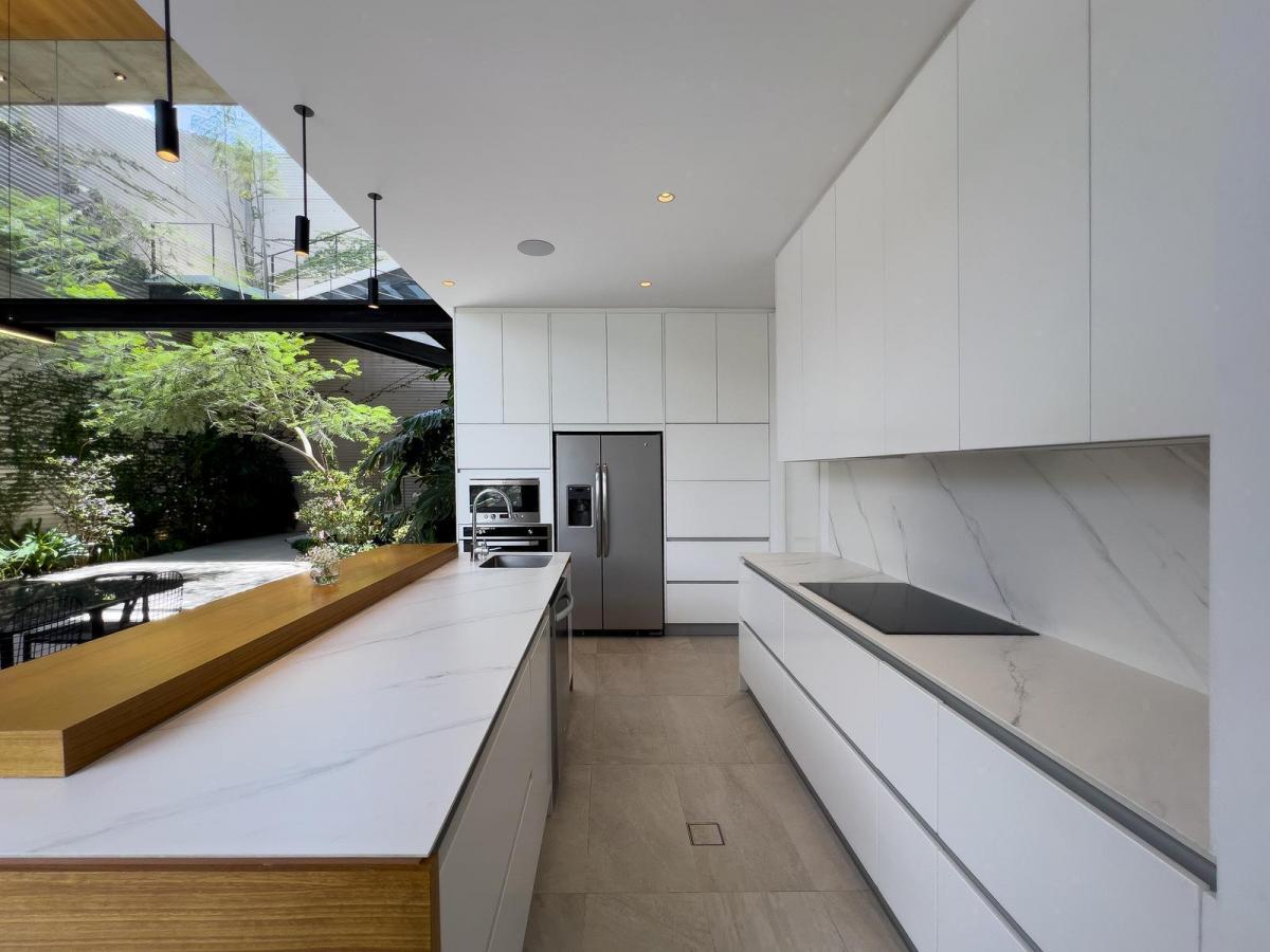 Casa de Venta Ubicada en Nayón, Moderna, Excelentes Acabados, Piscina, Vista — imagen 4