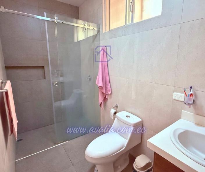 Casa Rentera en Venta, Al Norte de Riobamba Sector Las Acacias, Chimborazo — imagen 3