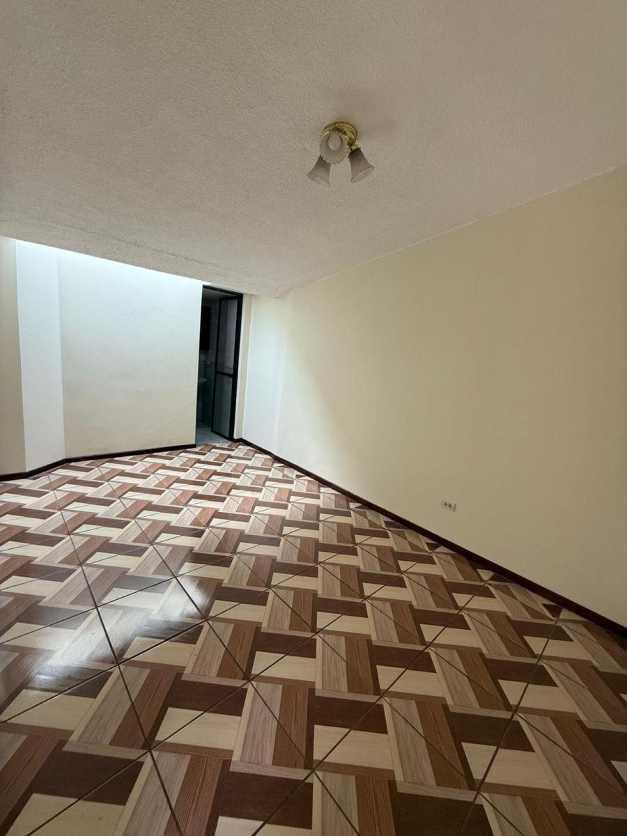Hermosa Casa con Local de Venta (Sector Machala) — imagen 3