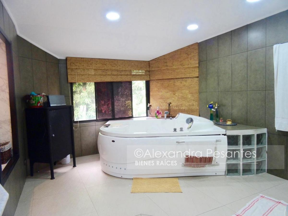 Kennedy Norte. Urbanizacion Privada Casa Impecable 1000 m² en Venta, Guayas — imagen 5