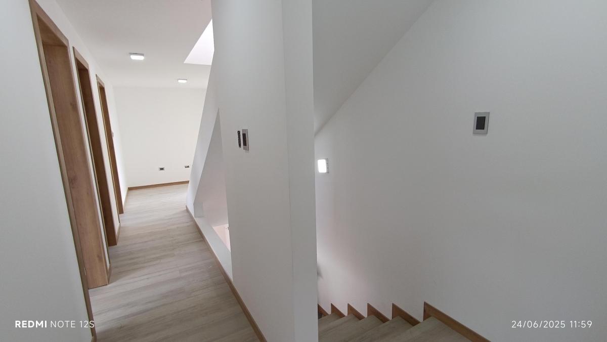 Oportunidad Vendo! Sector La Pampa, con Patio de 57 m². Provincia de Pichincha — imagen 4