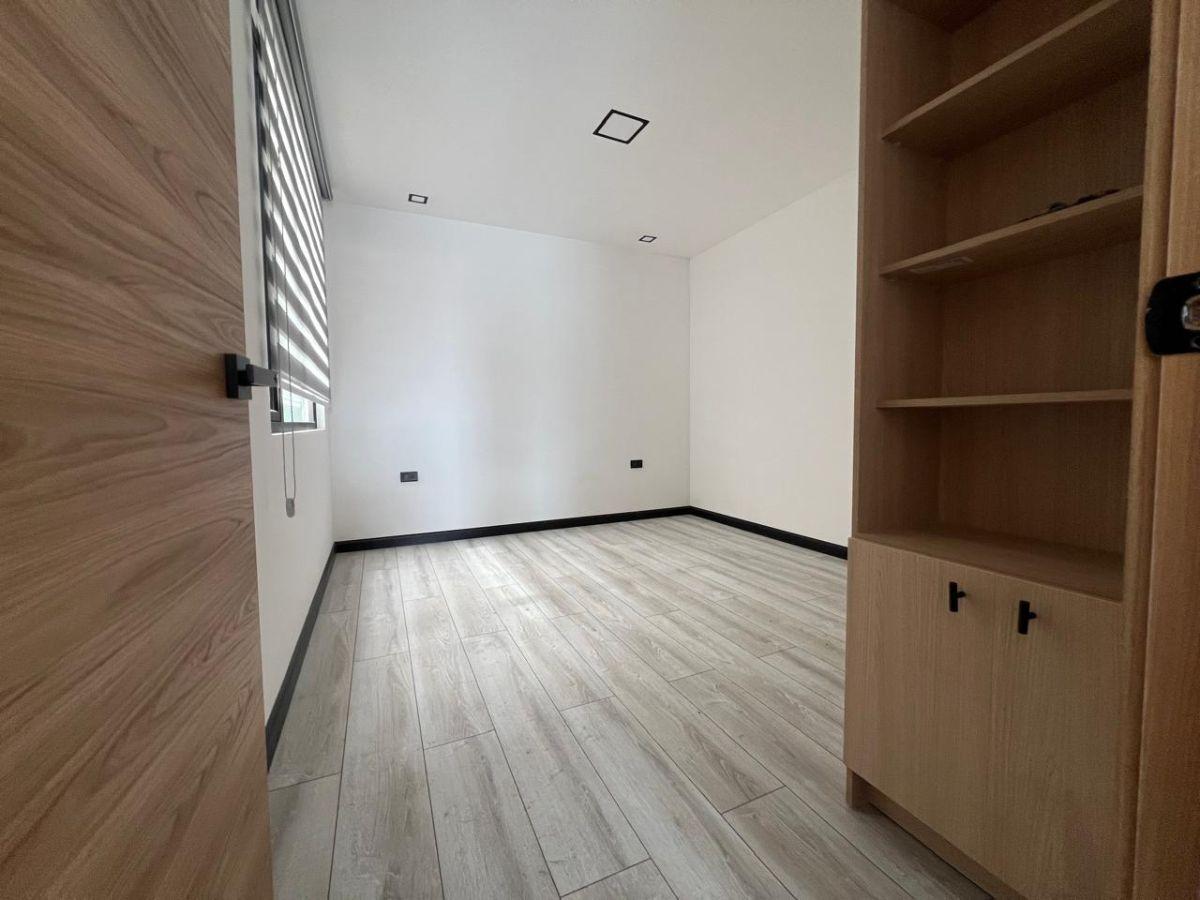 En Venta Departamento Tres Dorm. Acabados de Lujo - Cuenca, Azuay — imagen 4