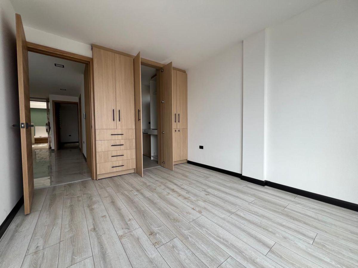 En Venta Departamento Tres Dorm. Acabados de Lujo - Cuenca, Azuay — imagen 3