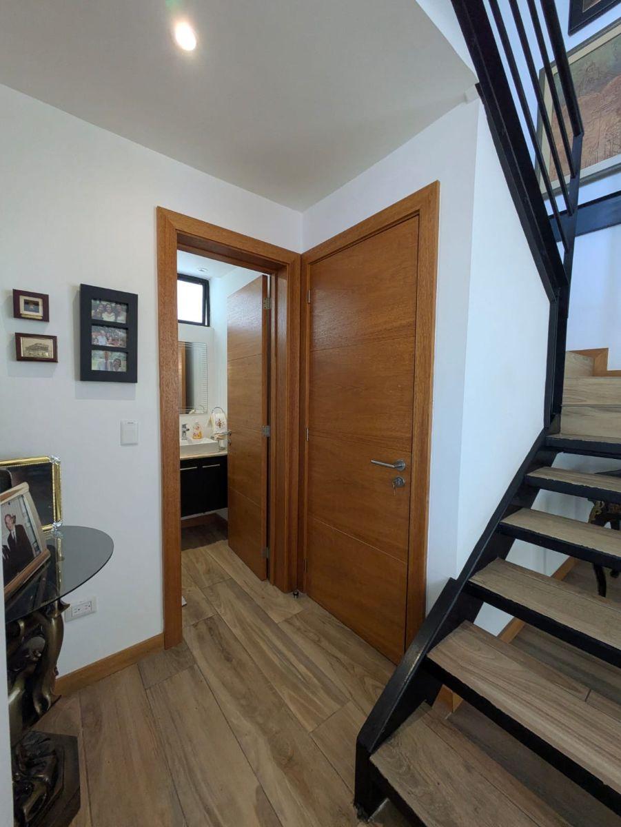 Hermosa Casa de Venta en Uno de Los Mejores Sitios de Cumbaya. San Juan — imagen 5