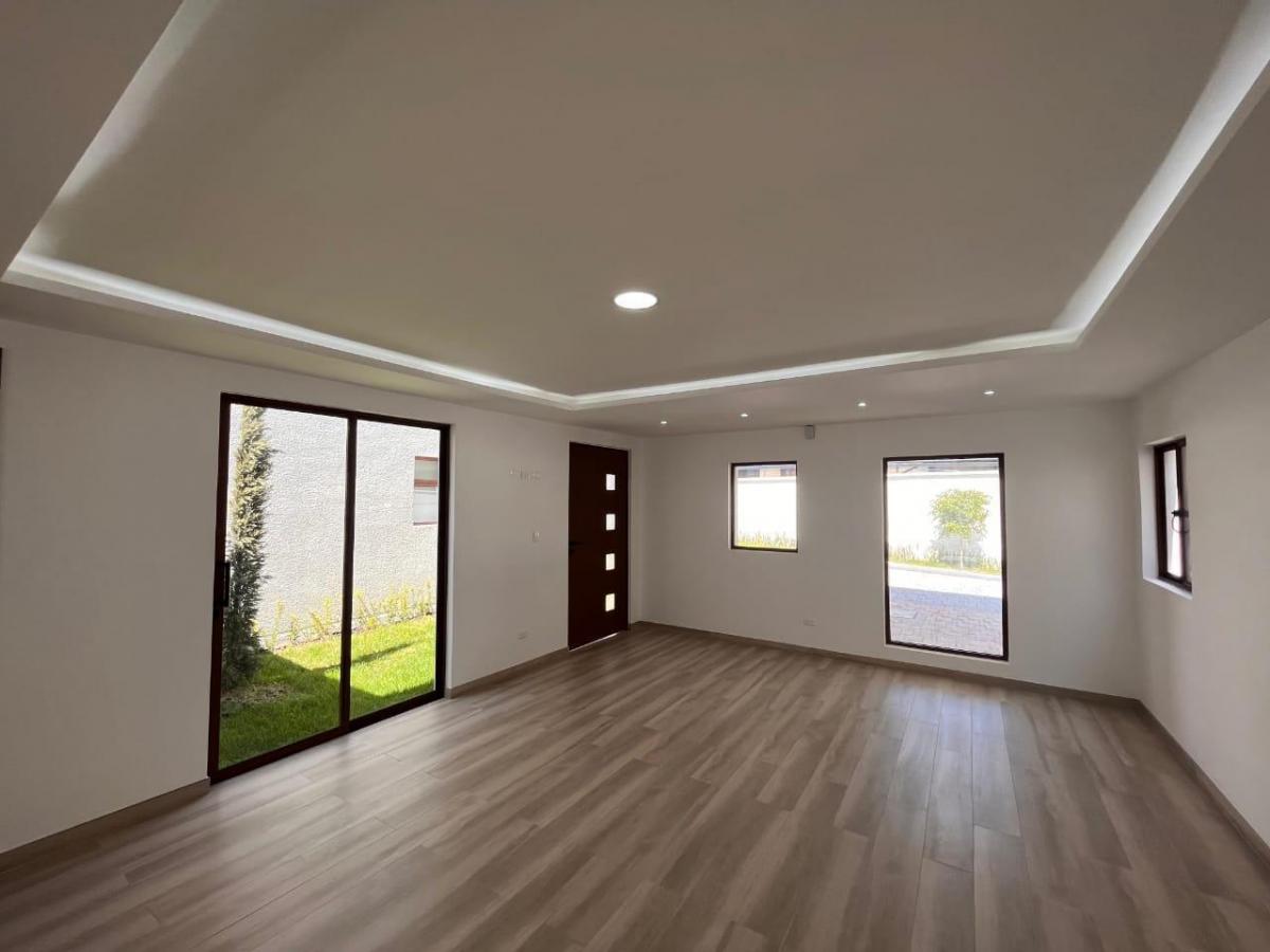 Valle de Los Chillos Sector Santa Clara Se Vende Casas No Adosadas, Modernas Dentro de Urb. Cerrada — imagen 4