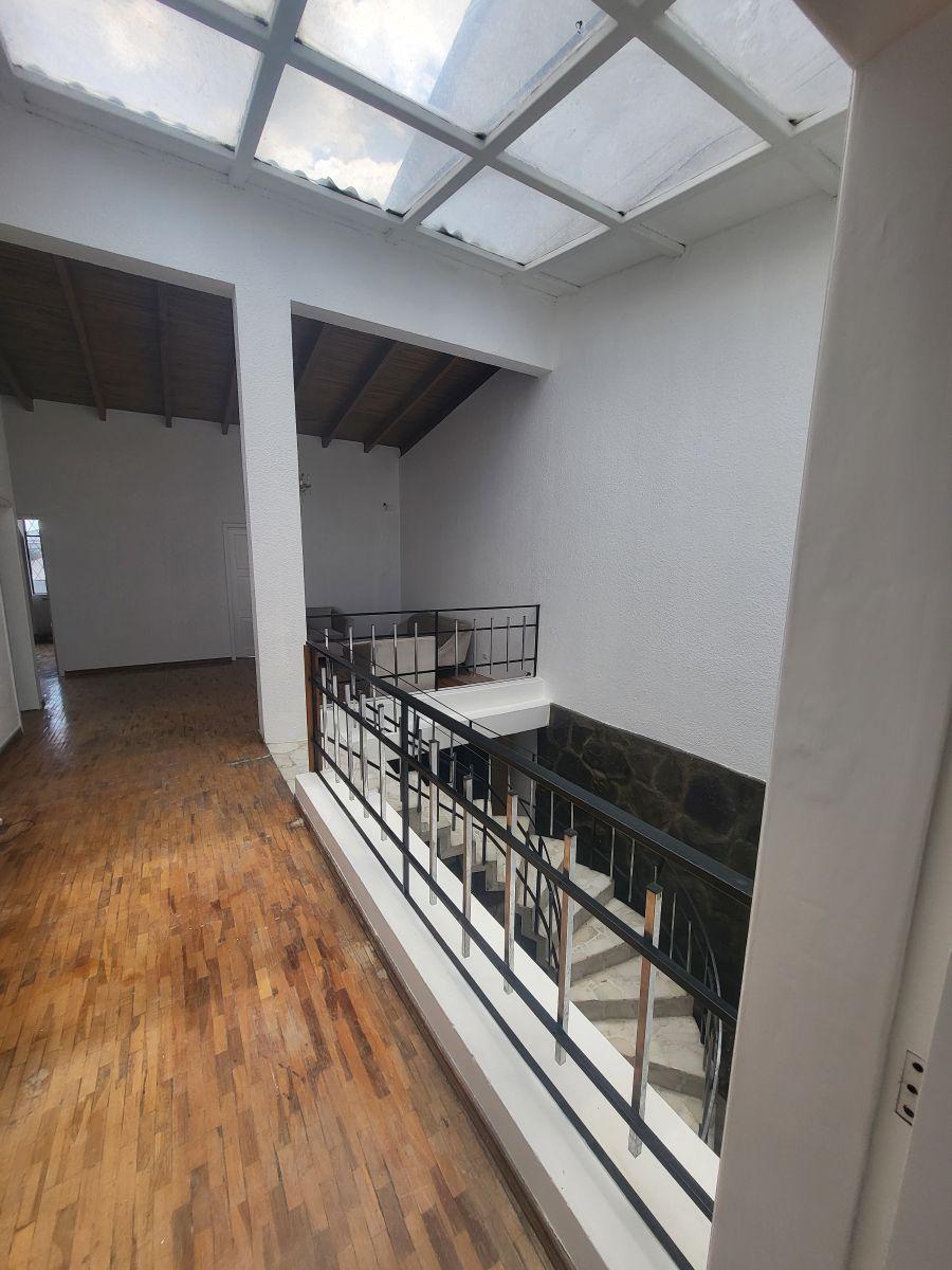 Oportunidad Amplia y Confortable Casa en Venta — imagen 3