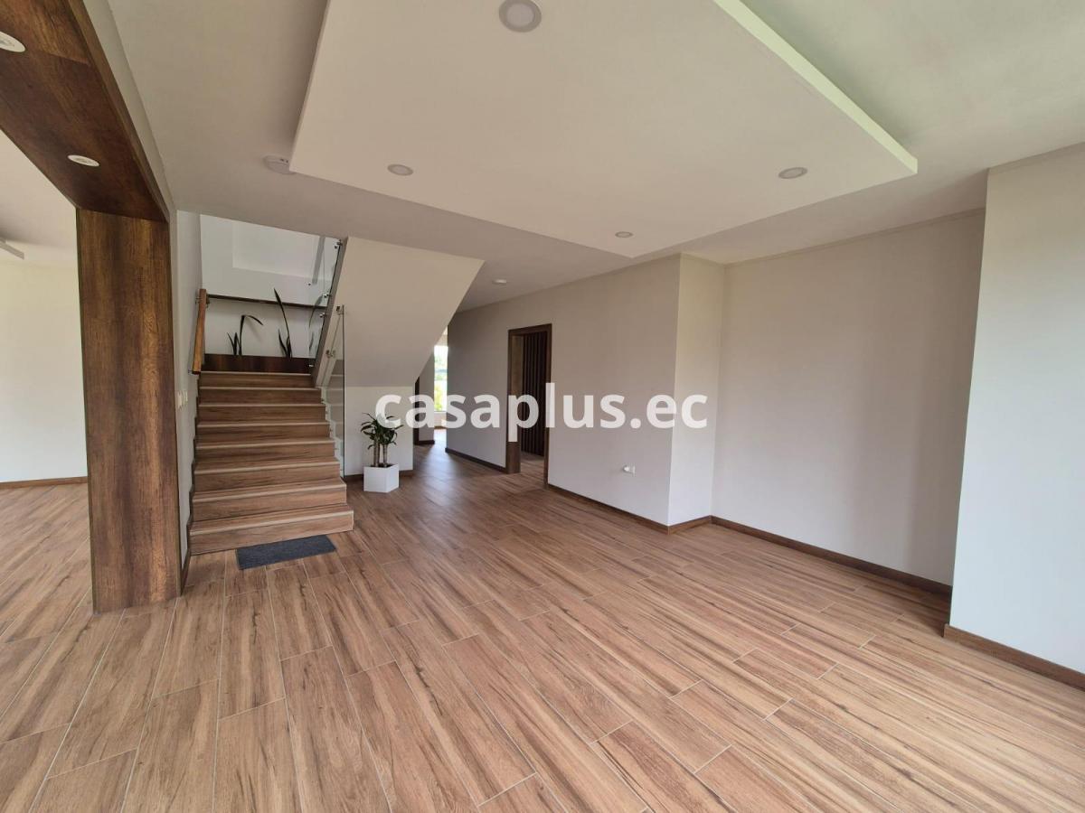 Casa por Estrenar en Venta en Belisario Quevedo en Latacunga, Cotopaxi — imagen 5