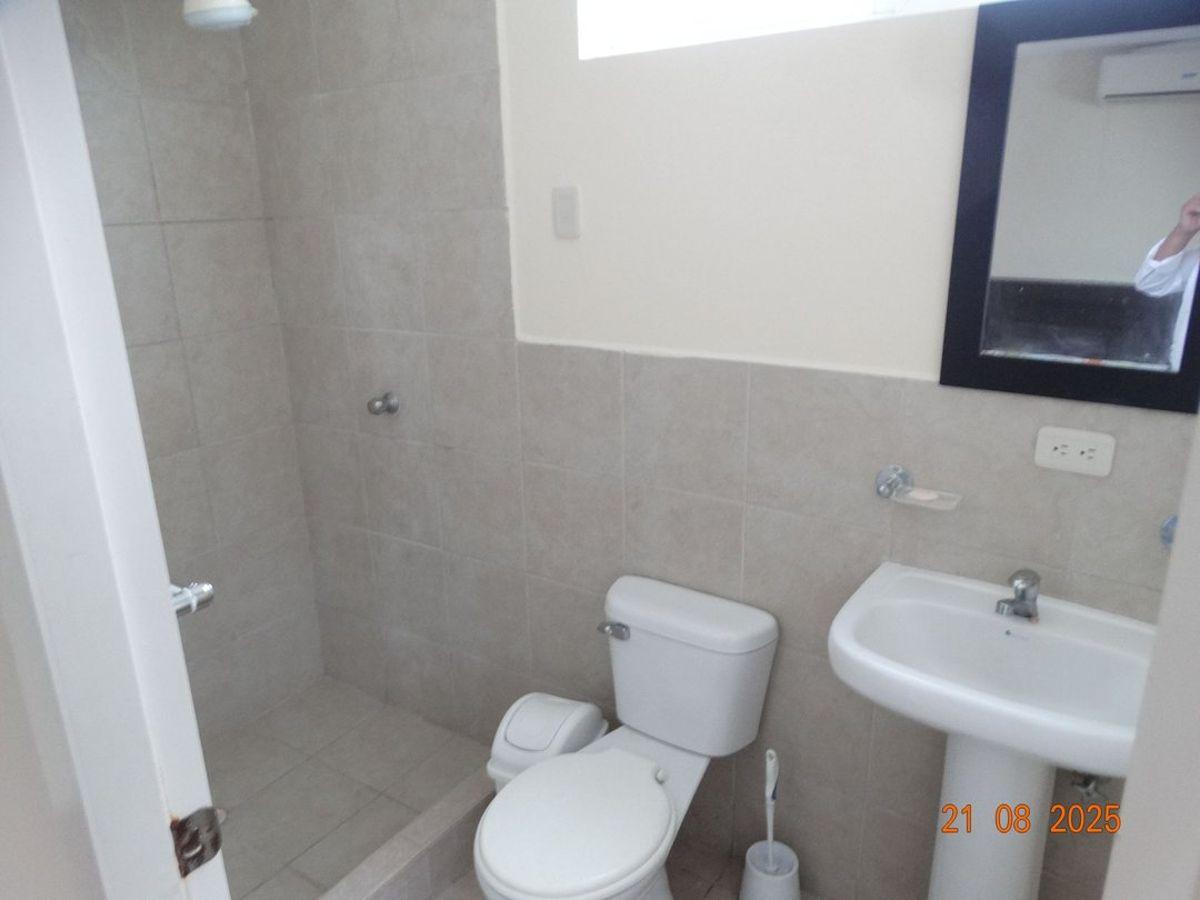 Departamento Frente Al Mar en Venta en Crucita, Manabí — imagen 4