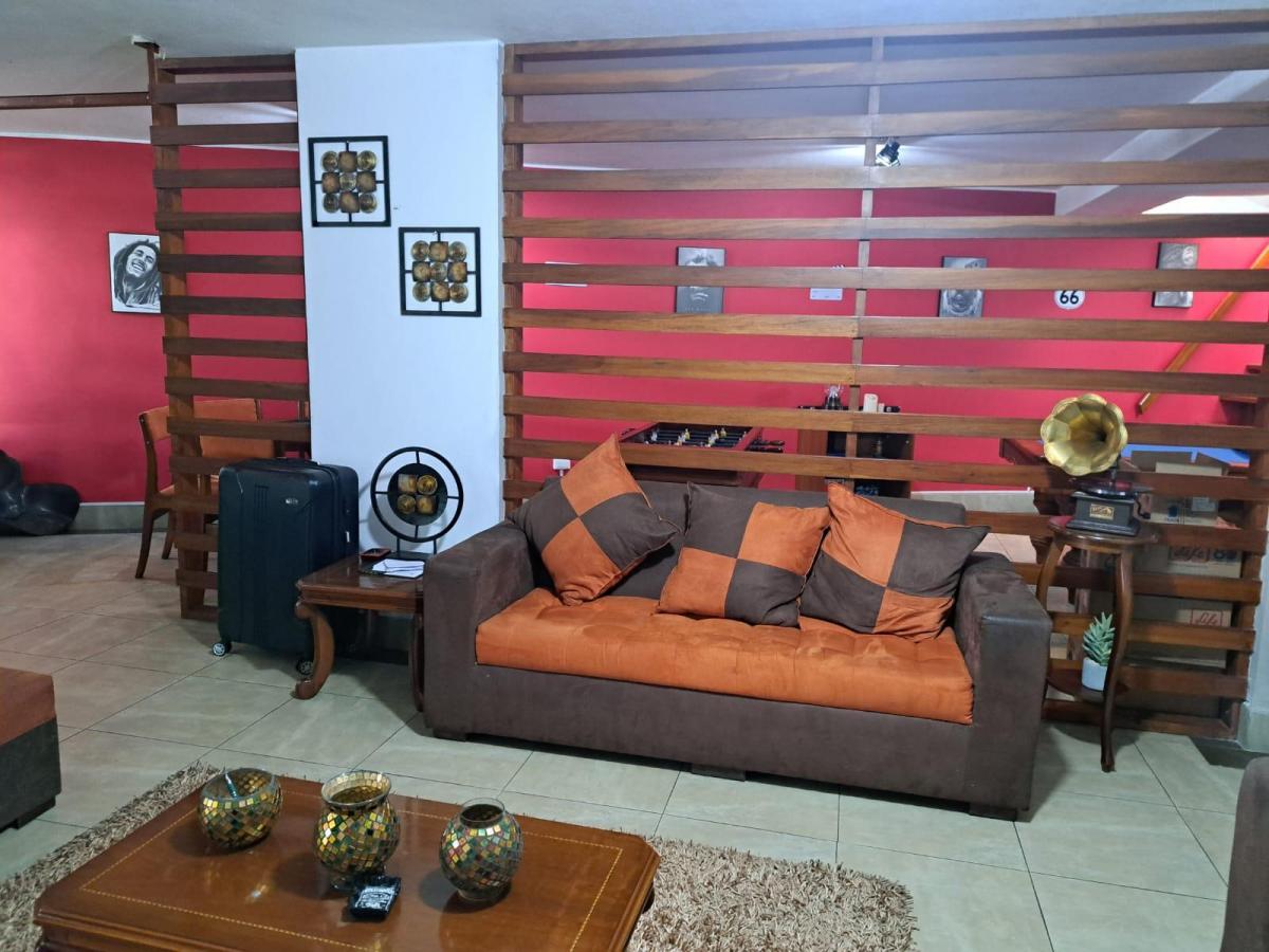 Venta Casa 4 Dorm. Sector El Condado — imagen 3