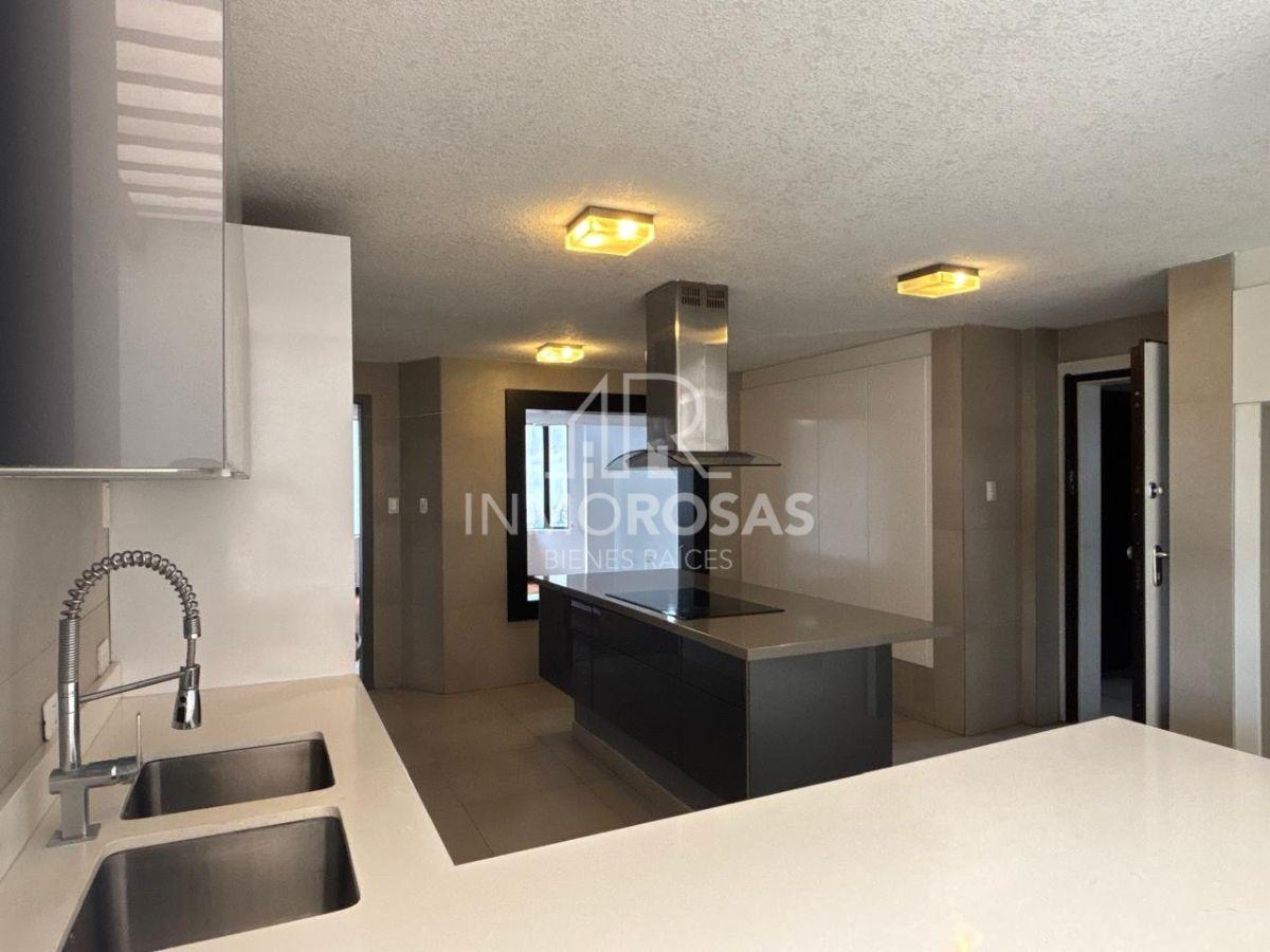 Vendo Amplio Departamento $175.000 Urb. El Condado 240 m² con 3 Dorm. y 2 Parq — imagen 5