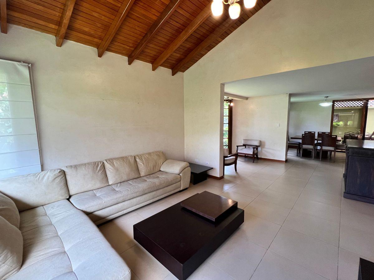 Vendo, Casa de 1800 m² con 4 Habitaciones en Cumbayá — imagen 5