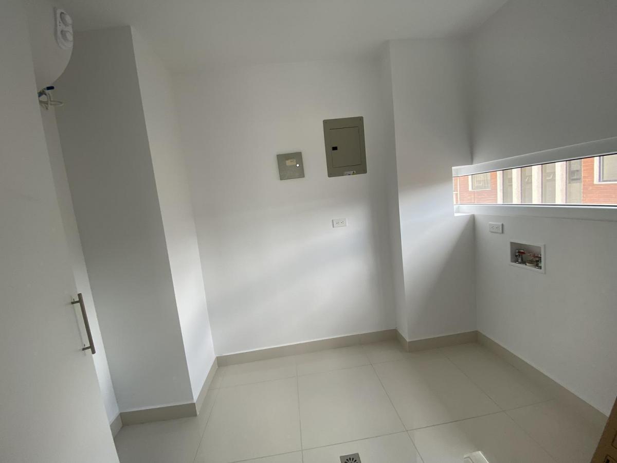 Departamento de Venta 3 Dorm. en Monteserrín, Quito — imagen 5
